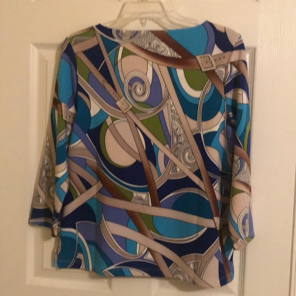 Top - Picture 2 of 3